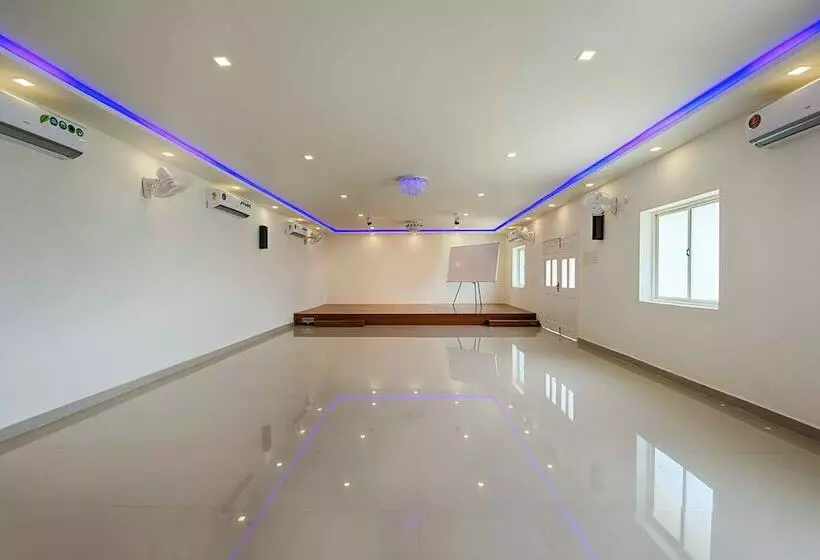 ホテル Varuna Inn Banquets & Resort