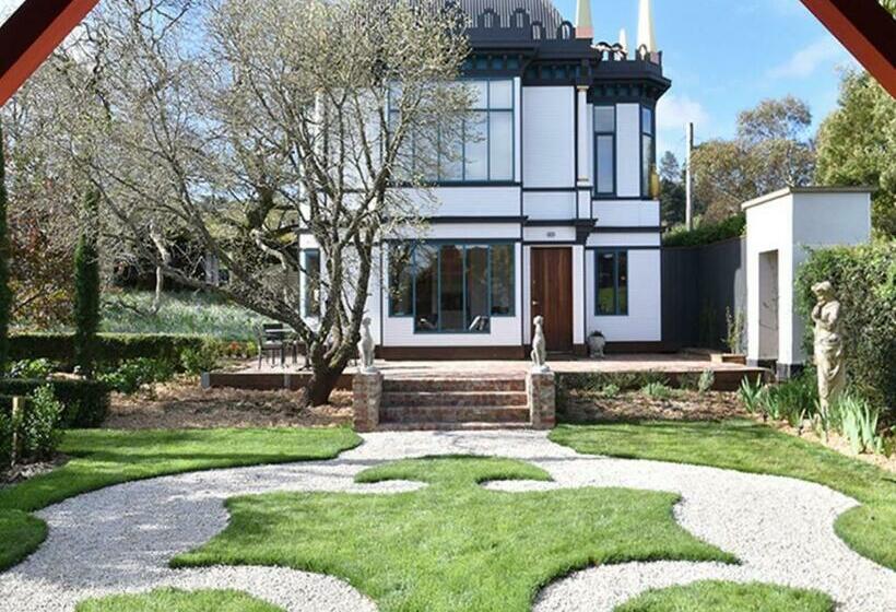 Montacute Pavilion And Gardens