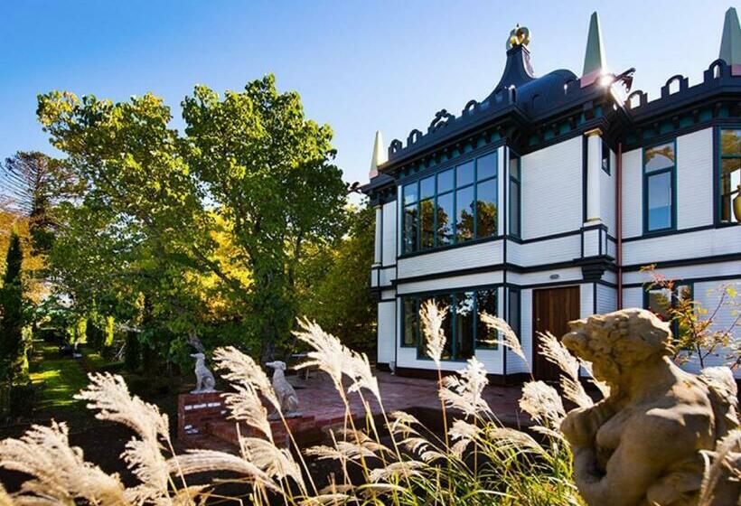 Montacute Pavilion And Gardens