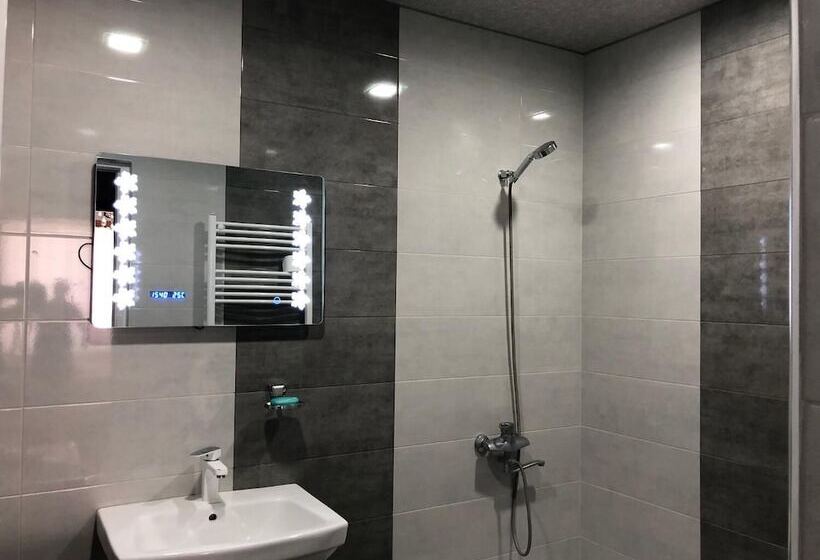 پانسیون Tasunia