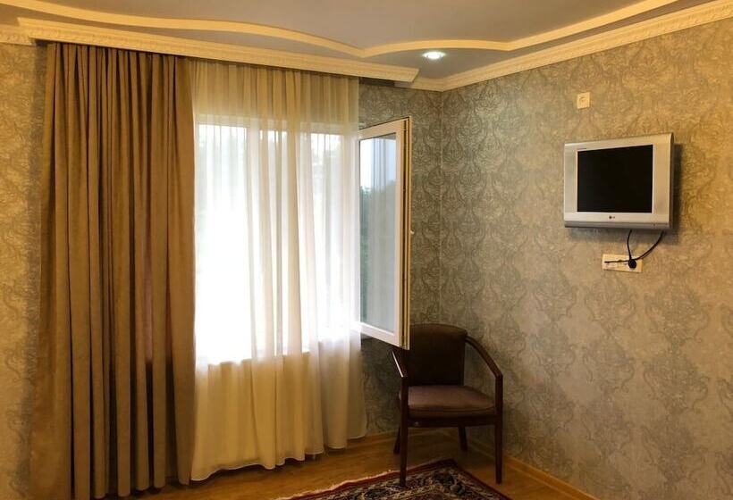 پانسیون Tasunia