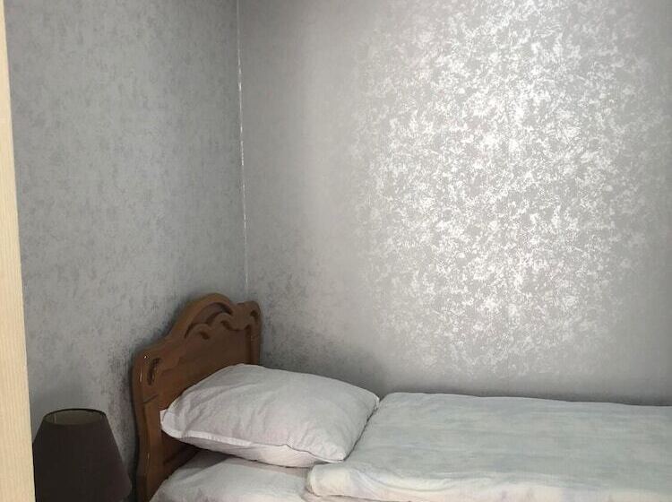 پانسیون Tasunia