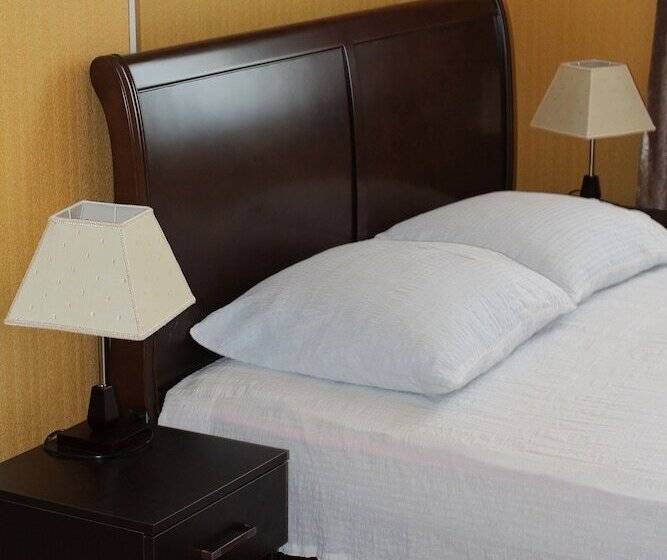 پانسیون Tasunia