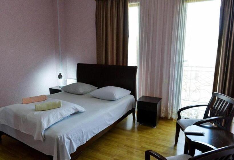 پانسیون Tasunia