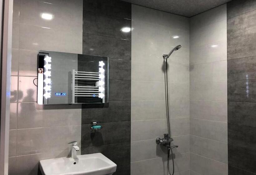 پانسیون Tasunia