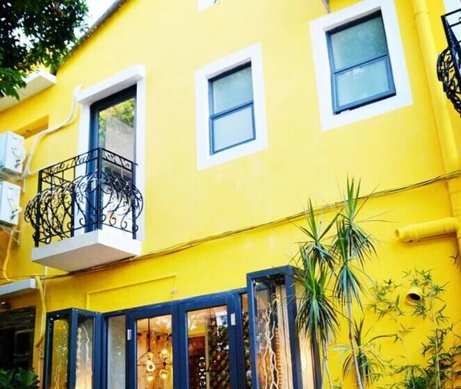 Pensão Sharemood Guest House