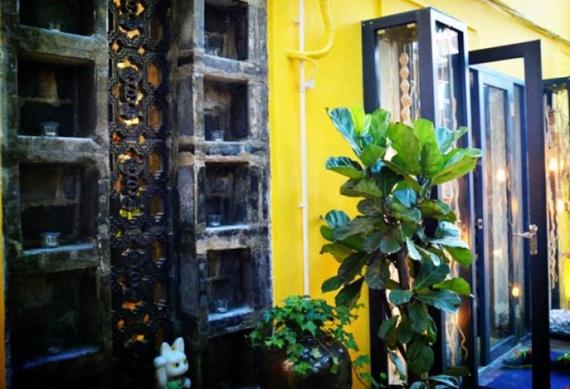 Pensão Sharemood Guest House