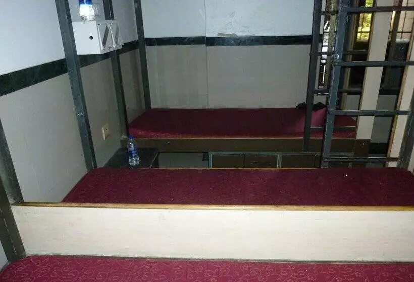 هتل Basera