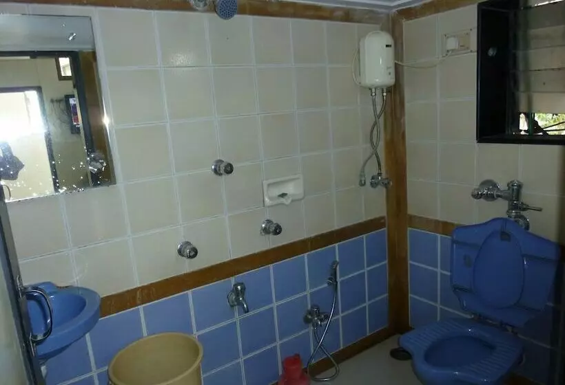 هتل Basera