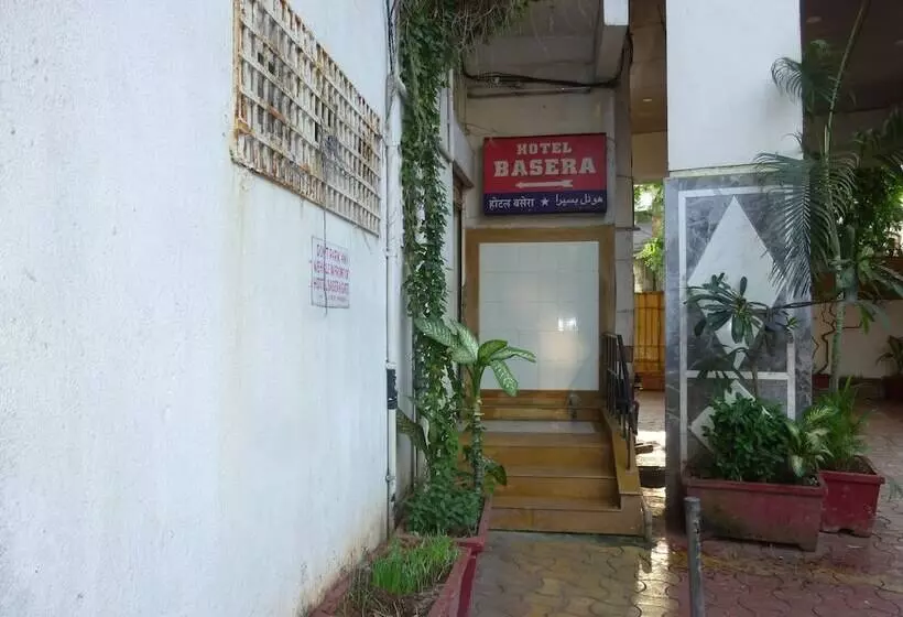 هتل Basera