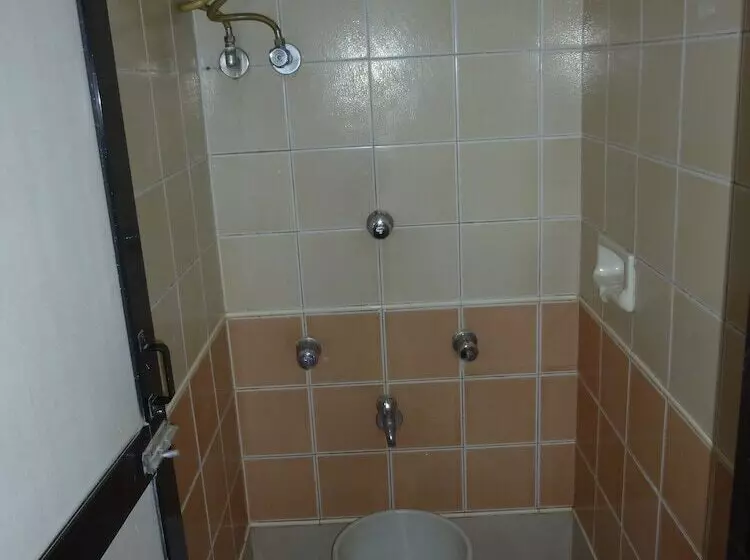 هتل Basera
