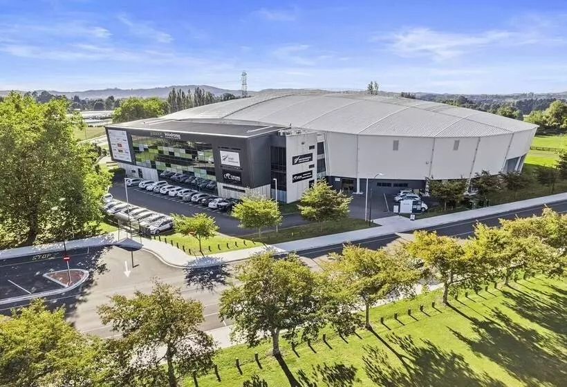 Hotelli Cambridge Top 10 Holiday Park