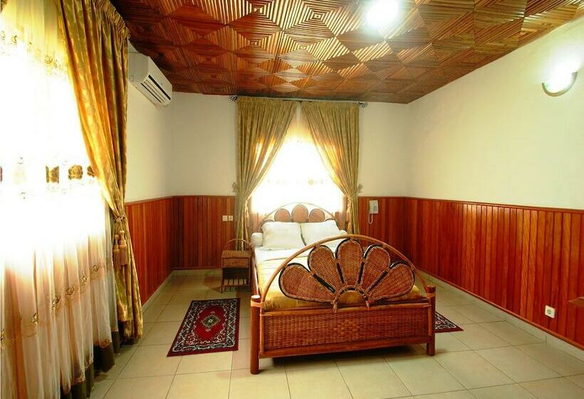 هتل Centre Touristique De Nkolandom