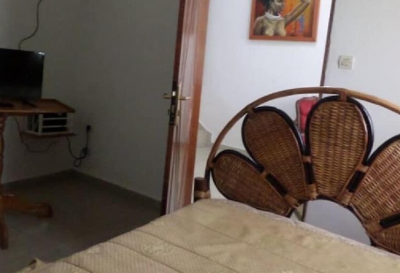 هتل Centre Touristique De Nkolandom