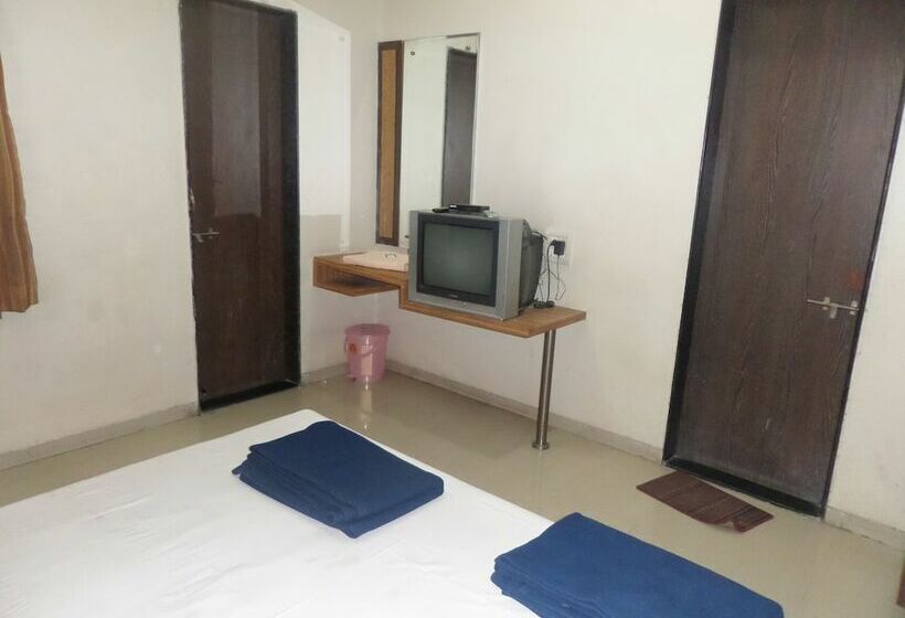 هتل Tourist Home Lodging