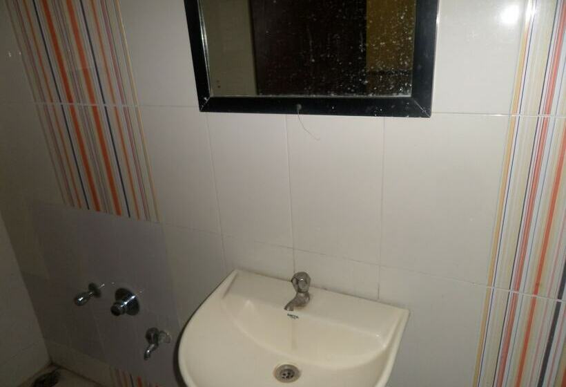 هتل Tourist Home Lodging