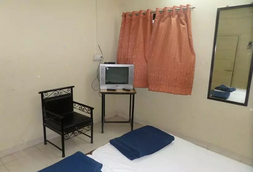 Hotelli Tourist Home Lodging