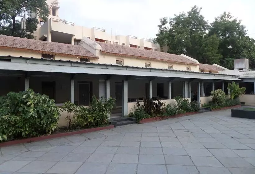 Hotelli Tourist Home Lodging
