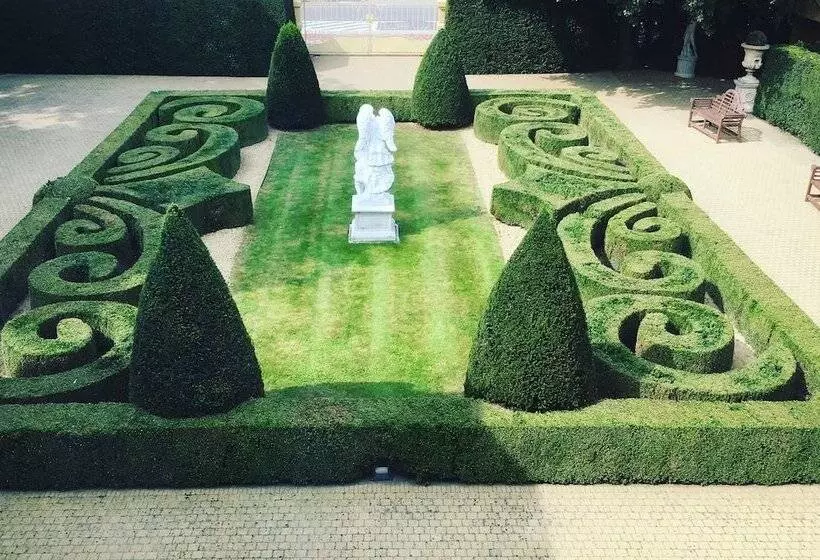 تختخواب و صبحانه Koetshuis Bosdam