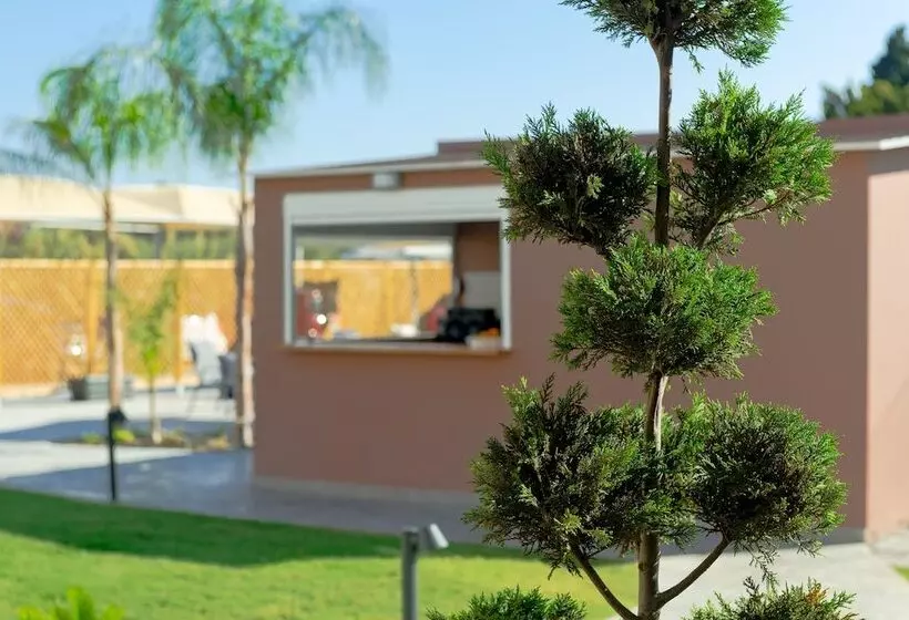 L & C Boutique Apartments