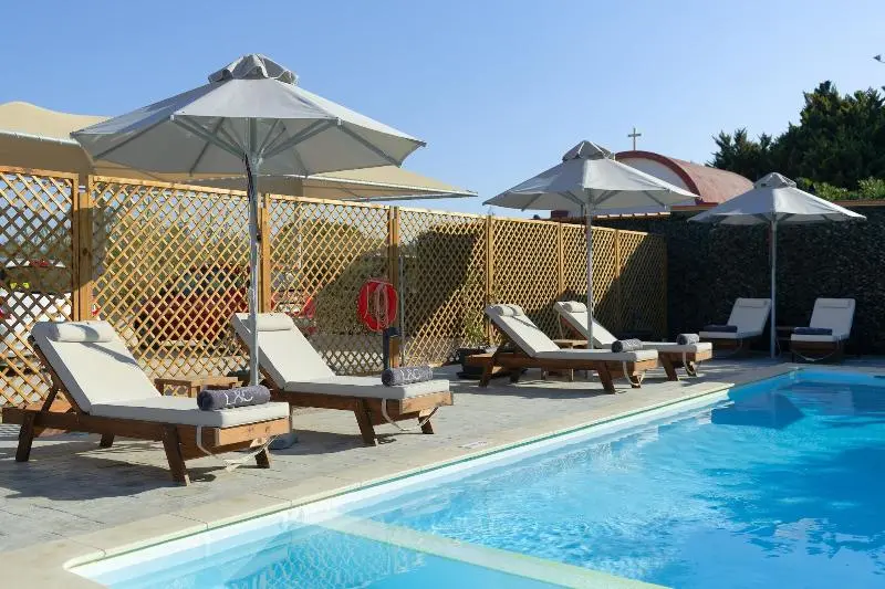 L & C Boutique Apartments