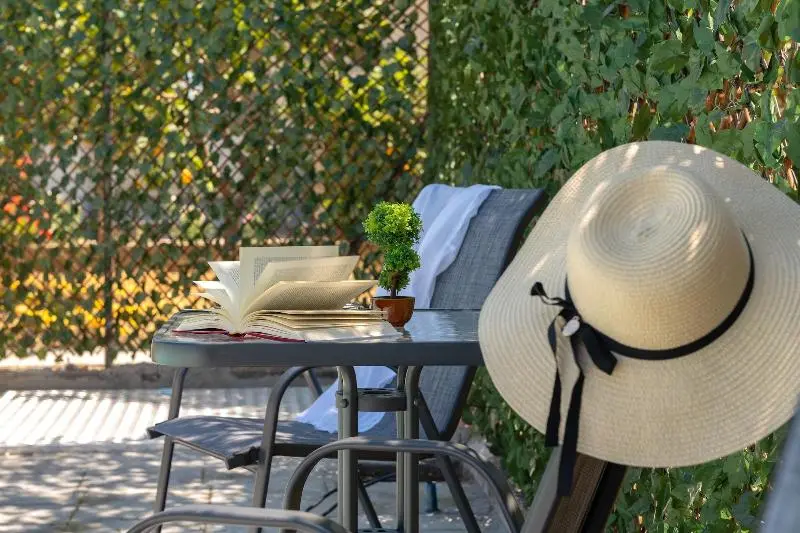 L & C Boutique Apartments