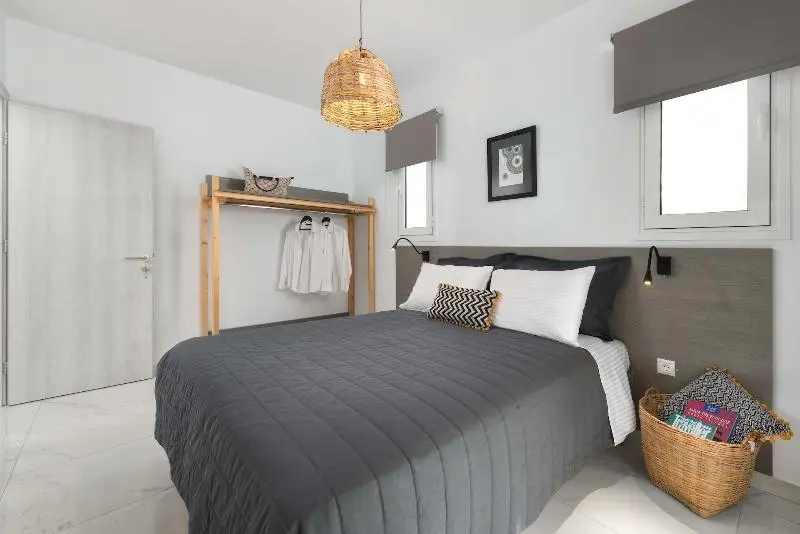L & C Boutique Apartments