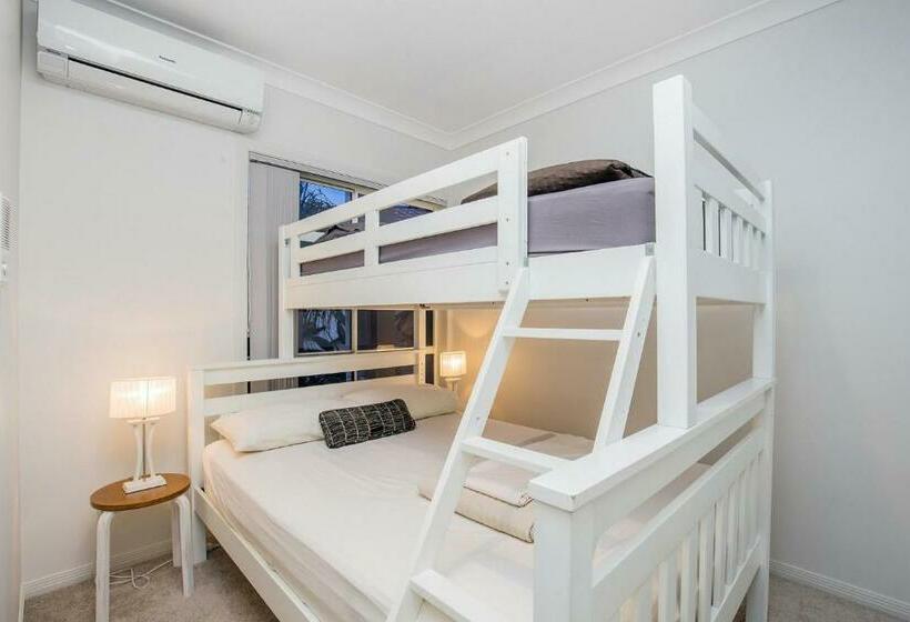 Lakehouse Family Oasis