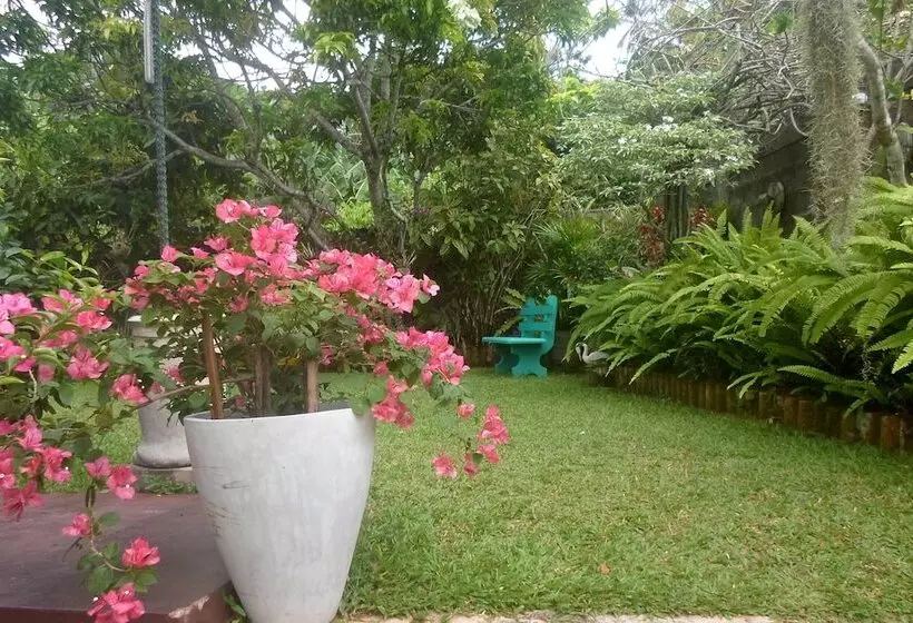 پانسیون Manel Guesthouse