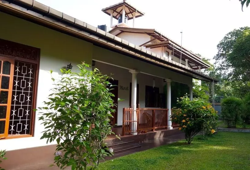 پانسیون Manel Guesthouse