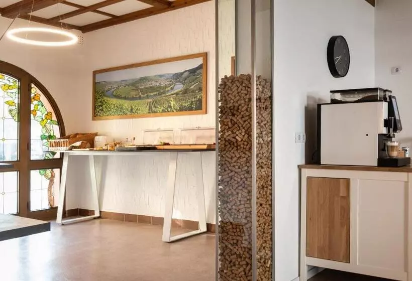 ペンション Moselweingut & Gästehaus Hubertushof