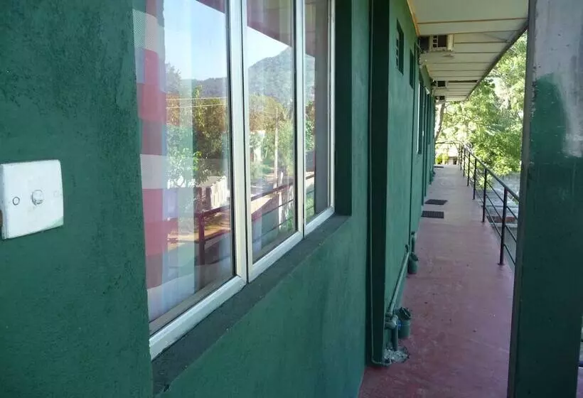 Majatalo Palugaha Pilgrim Resort