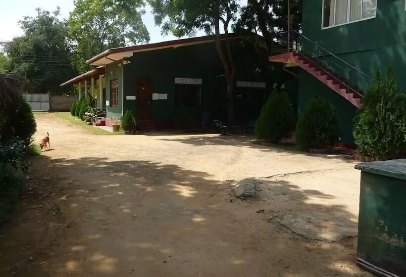 Majatalo Palugaha Pilgrim Resort