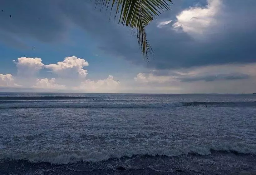 Majatalo Umadewi Surf & Retreat