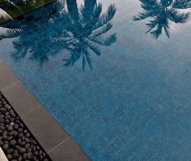 ペンション Umadewi Surf & Retreat