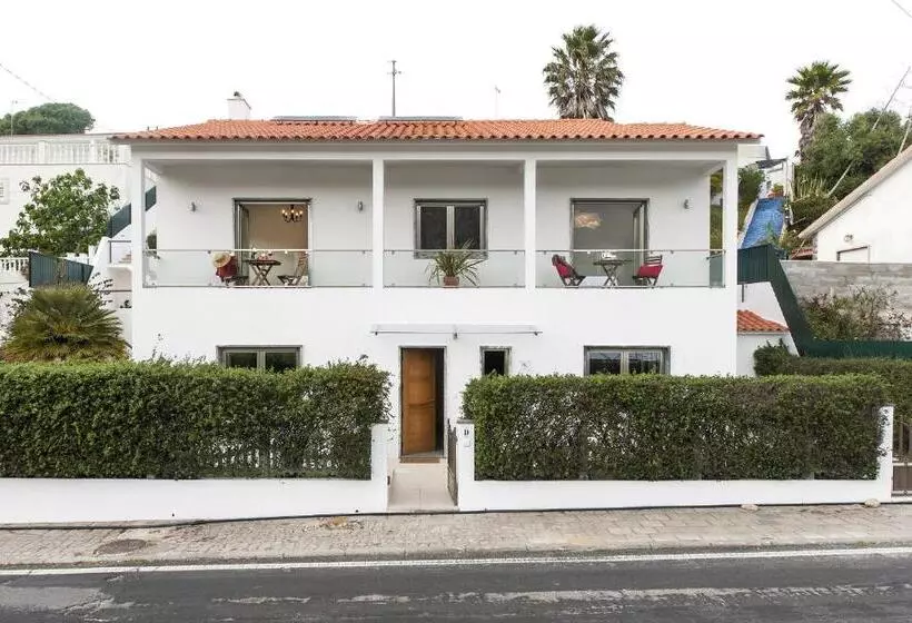 Beachouse   Surf, Bed & Breakfast