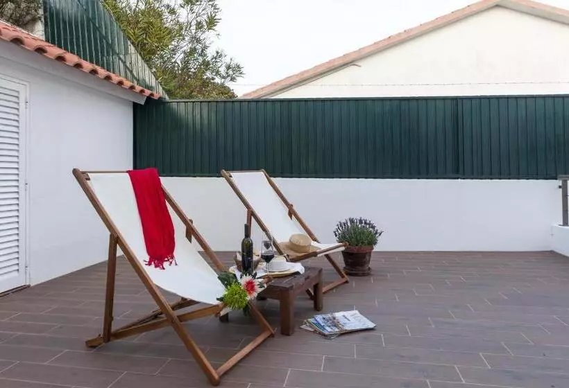 Beachouse   Surf, Bed & Breakfast