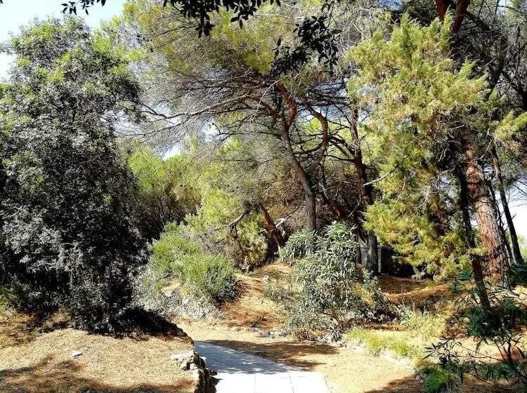 Hostelli Csa Hotel Beach & Park