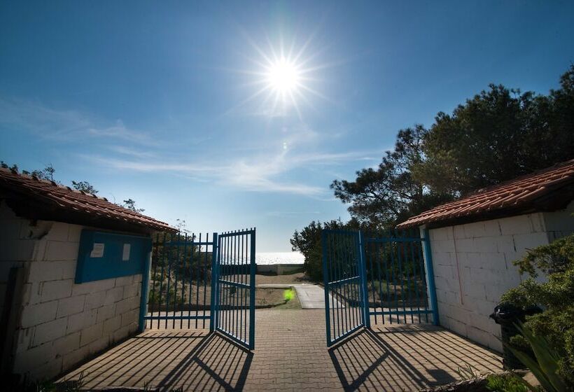 פונדק Csa Hotel Beach & Park