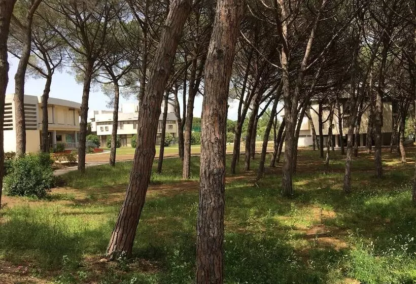 Hostelli Csa Hotel Beach & Park