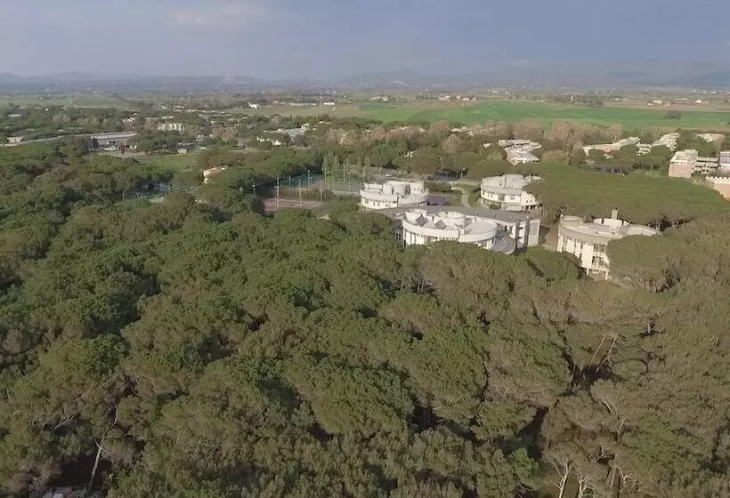 Hostelli Csa Hotel Beach & Park