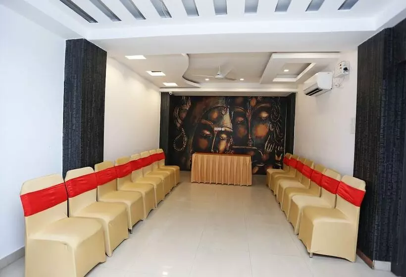 هتل Kamat Inn