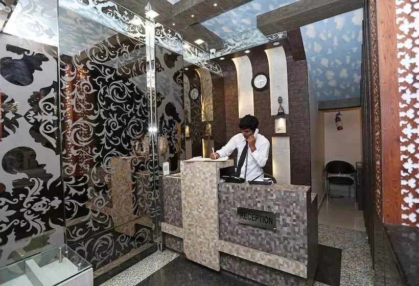 هتل Kamat Inn