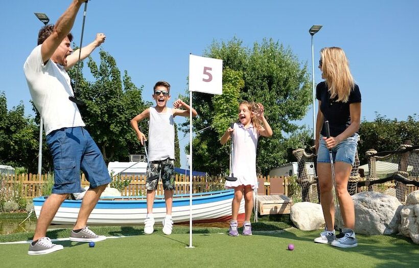 هتل Piani Di Clodia Holidaypark