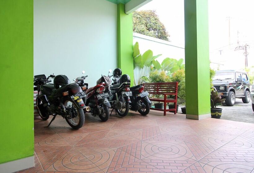 호텔 Reddoorz Plus @ Timoho