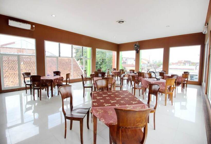 호텔 Reddoorz Plus @ Timoho