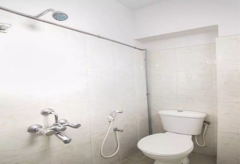 ホテル Shree Darshini Guest House By Oyo Rooms