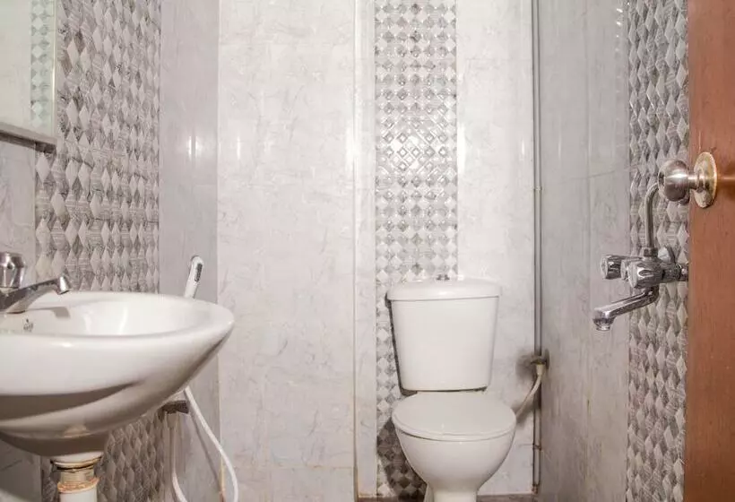 ホテル Shree Darshini Guest House By Oyo Rooms