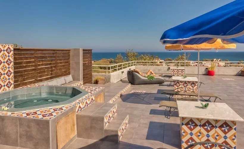 ホテル The Bongos   Socially Conscious Rooms, Part Of The Room Rate Goes To Charity