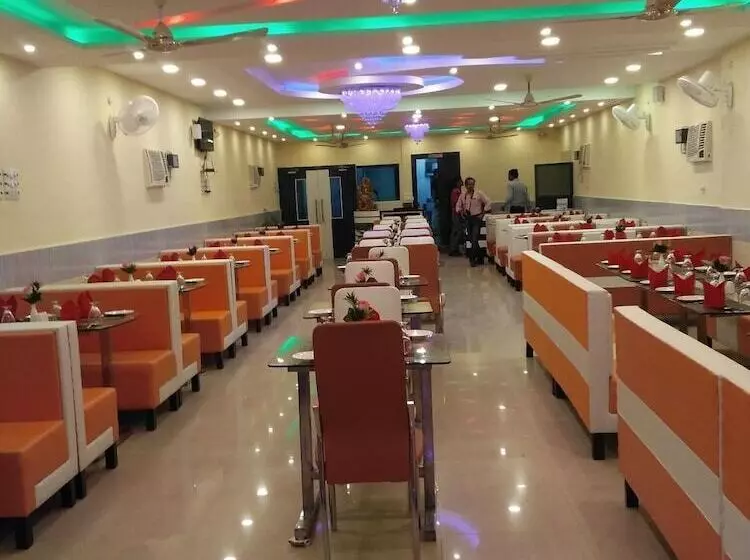 ホテル Utsav Residency